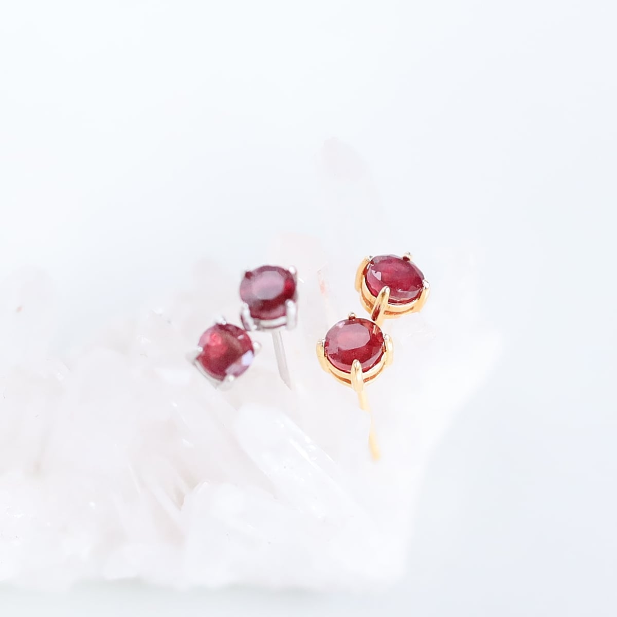 宝石質ルビーのひと粒ピアス 4mm｜SLV925 ゴールド or シルバー