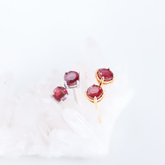 宝石質ルビーのひと粒ピアス 4mm｜SLV925 ゴールド or シルバー