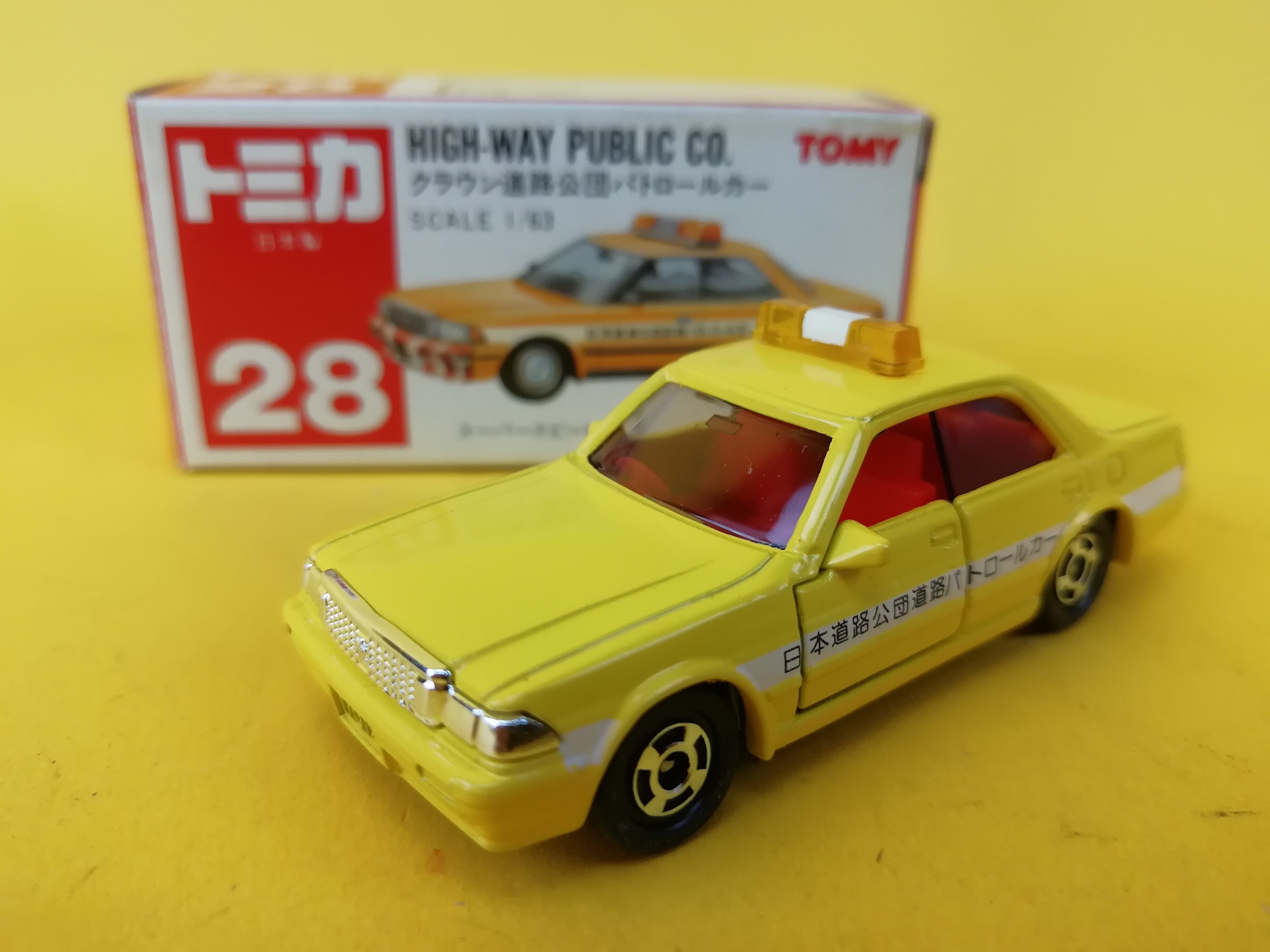 トミカ 28 クラウン道路公団パトロールカー 日本製 赤箱［60533465