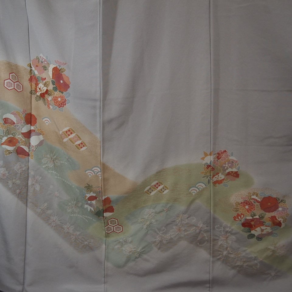 付下】薄い水色に波間と花薬玉模様の着物 | Pay ID