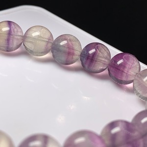 f132.透明度あり☆パープルメイン♪フローライトブレスレット