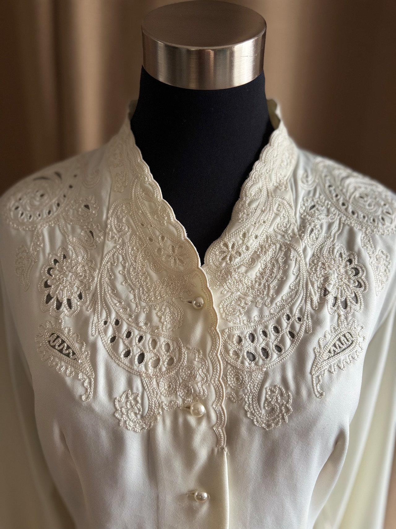 ornate paisley embroidery v-neck shirt-5273-6