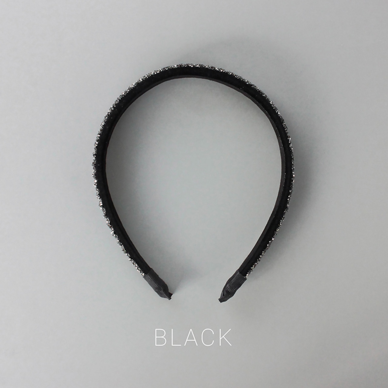 【ネコポス便】カチューシャ 大人 ブラック ベロア ビジュー キラキラ 幅広 ヘアアクセサリー 2549