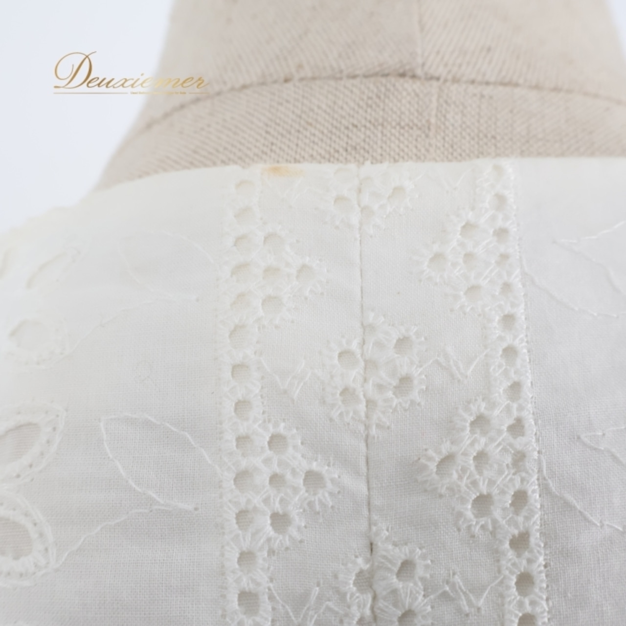 フラメンコ 衣装 トップス ブラウス エルモサ HERMOSA 白 レース 無地 ダンス パーティ 発表会 ホワイト系 フラメンコ衣装 ブラウス トップス 白いトップス レースデザイン エルモサダンス 衣装用 カジュアル ダンスパーティ おしゃれ フラメンコスタイル 発表会衣装 ステージ衣装 ダンスウェア 軽やか