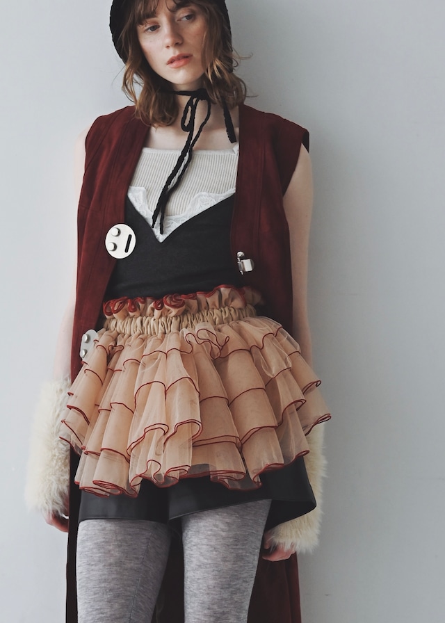 DŌRA TIÉRE | Ruffled Hidden Bag - FIG SANGRIA