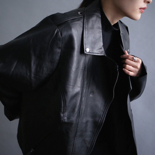 box silhouette slash zip fake leather riders jacket