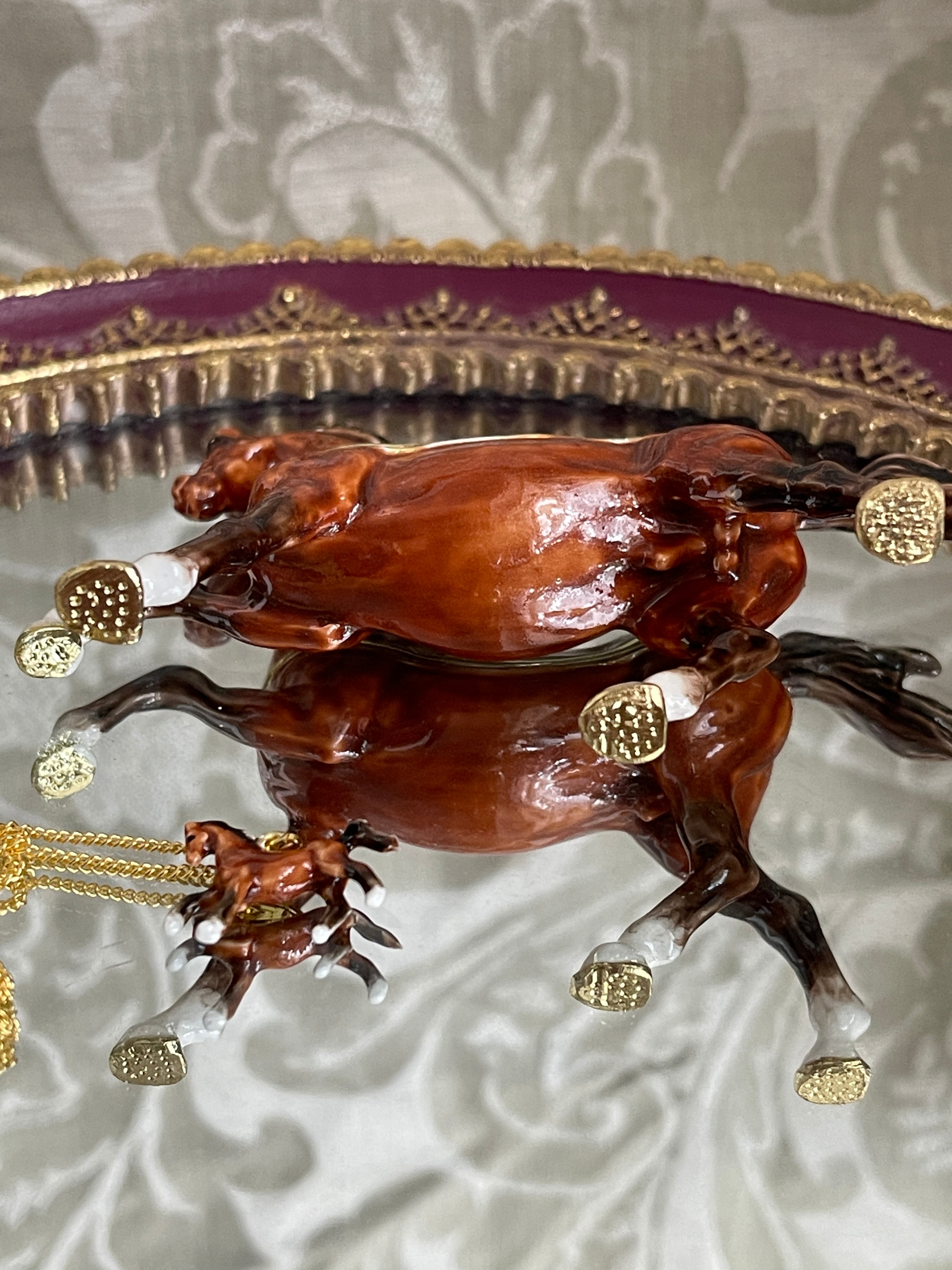 ◇2026年干支◇ホース 馬◇ネックレス付きエナメルBOX◇シークレット