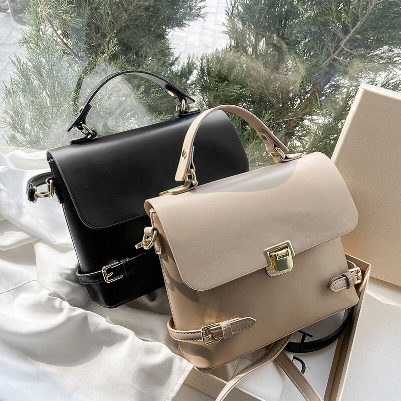 レッド スクウェア メッセンジャーバッグ Tiancai_Wing_Bag47131177468