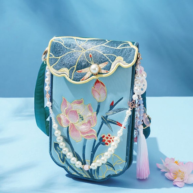 【彩雲印記シリーズ】★チャイナ風バッグ★ 飾り物付き ショルダーバッグ 可愛い 刺繍 ウサギ 兎 うさぎ