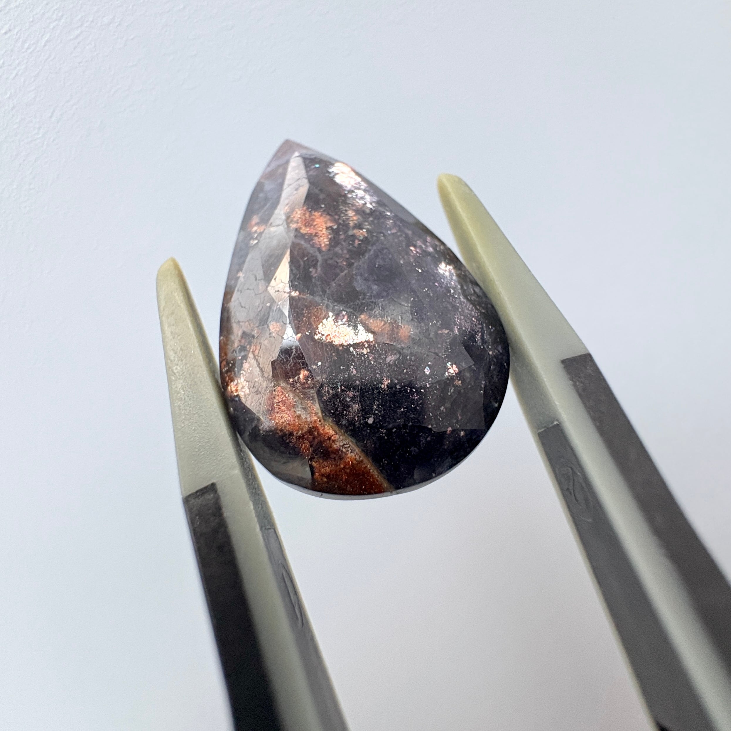 アイオライトサンストーン (ソ付) 10.53ct [01] | mit Stein