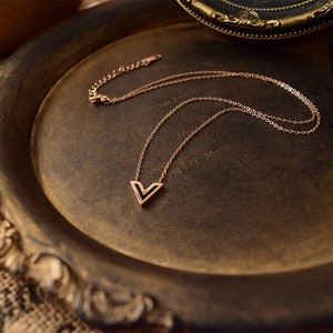 V字ライントップステンレスネックレスPK