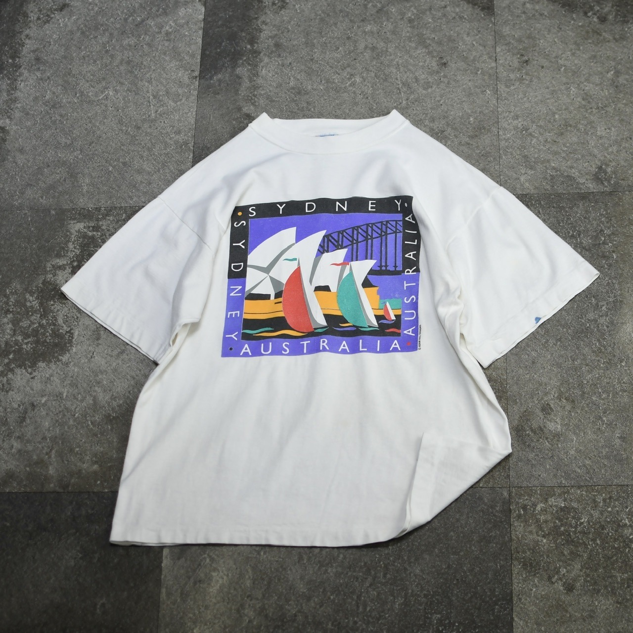 90's Sydney souvenir art print tee