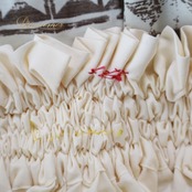 フラダンス 衣装 パウスカート ホワイト系 ハワイアンプリント カヒコ柄 グランジ加工 ハワイアン アロハ フラ ダンス レッスン 練習 ブラウン系 白 茶 華やか おしゃれ かわいい 大人っぽい シングル スカート フレア 軽やか おしゃれな カヒコ柄