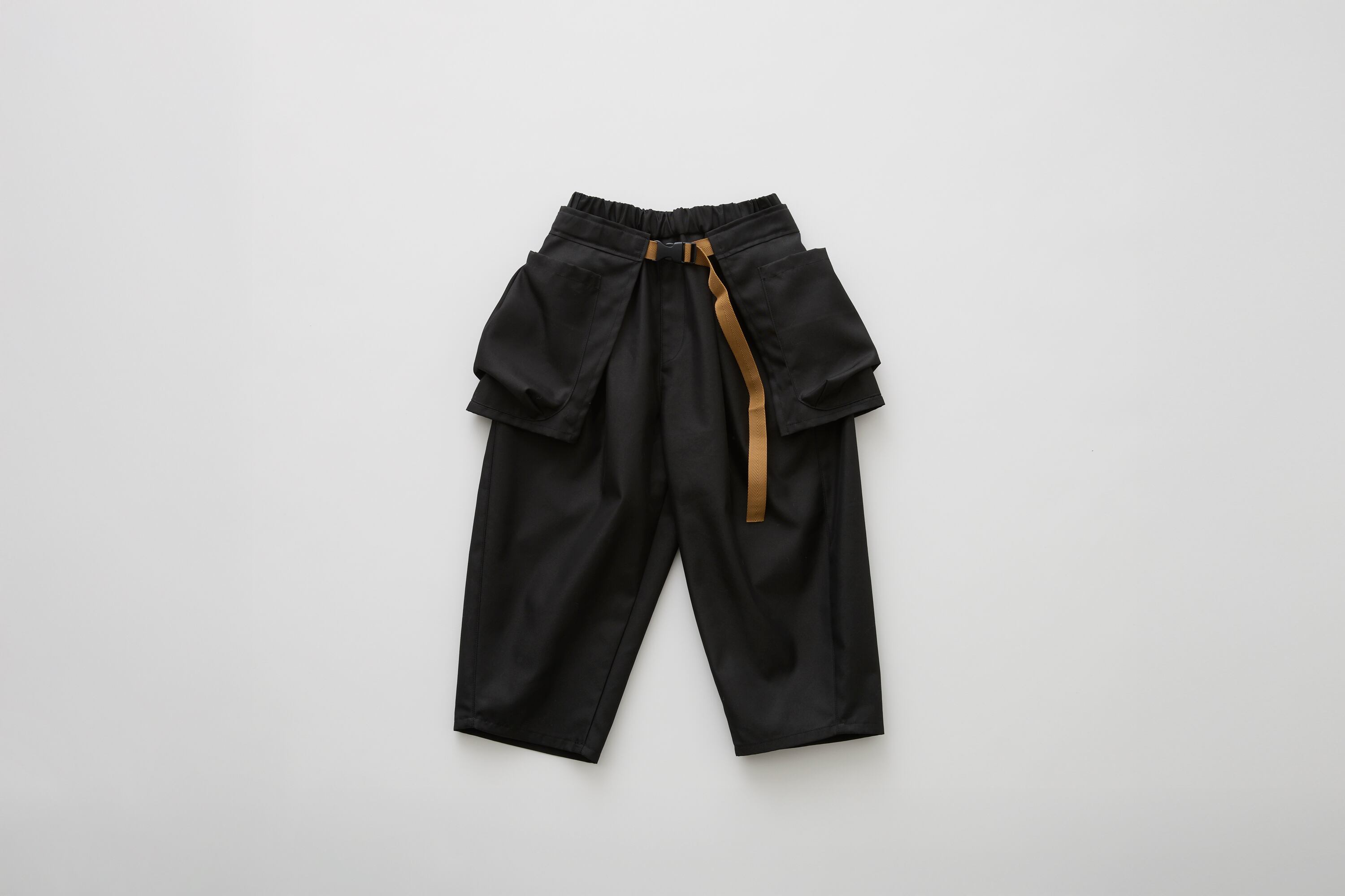 eLfinFolk(エルフィンフォルク)/ Iridescent Gabardine Barrel Pants with Waist Belt Bag / black / 125cm