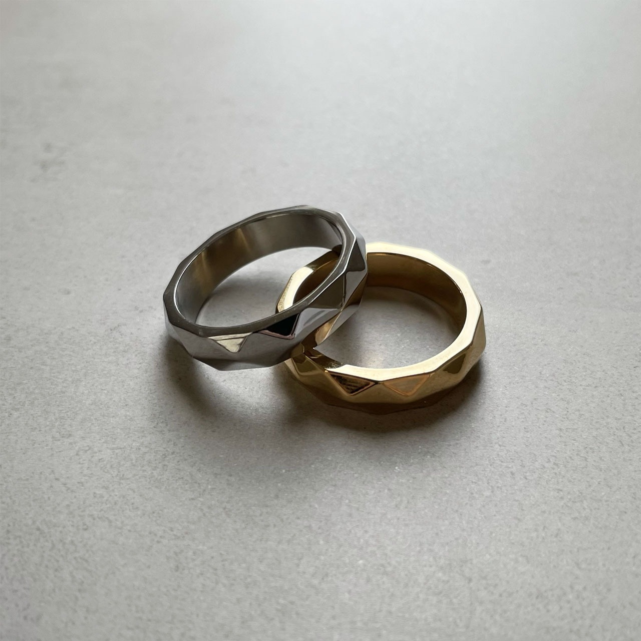 Geometric Rhombus Ring