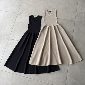 SYSORUS × akko3839 Vネックフレアニットワンピース 821236