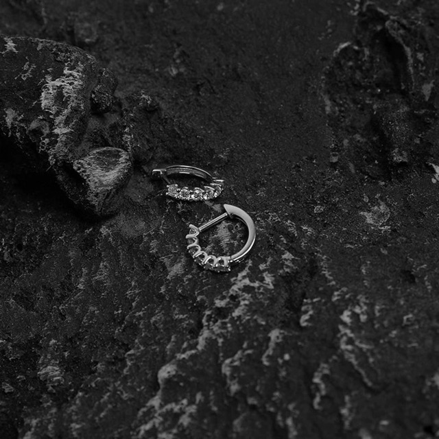 gorgeous pierce (P58)