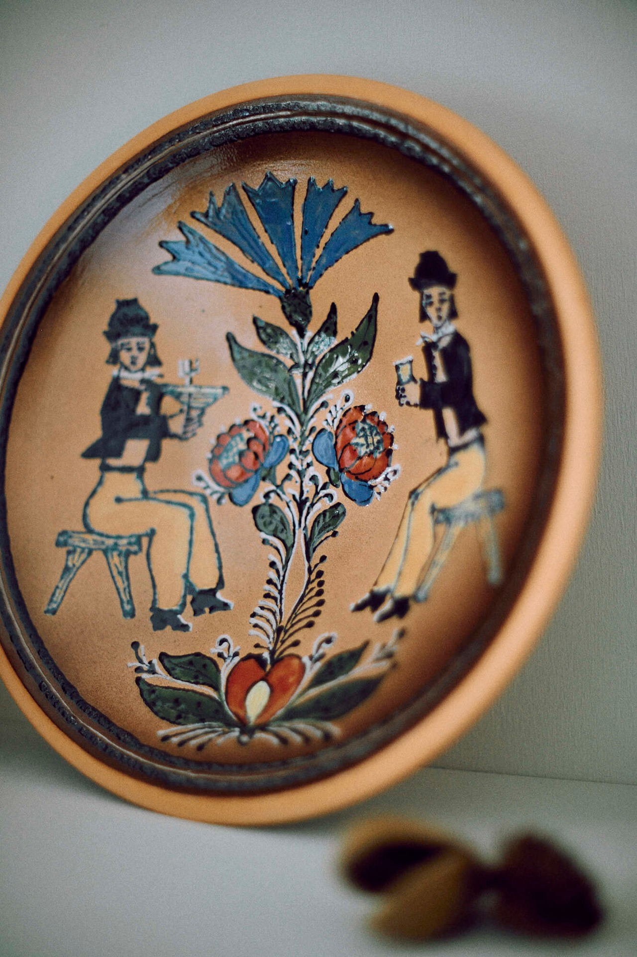 Hungarian hand painted plate（宴）