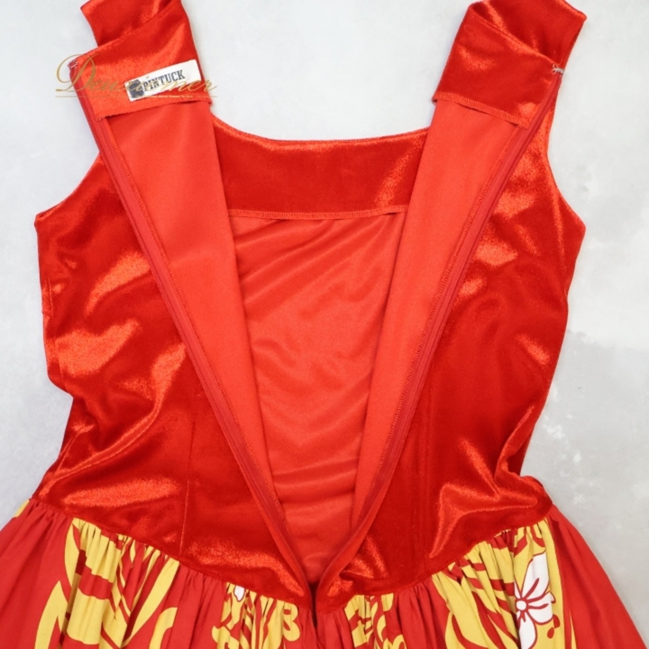 フラダンス 衣装 ワンピース ドレス PINTUCK レッド系 ベロア ノースリーブ 異素材 フリル プルメリア柄 ラウアエ柄 かわいい 華やか 鮮やか 明るい 赤 黄 白 ハワイアン アロハ ハワイアンプリント フラ ダンス レッスン 練習 イベント