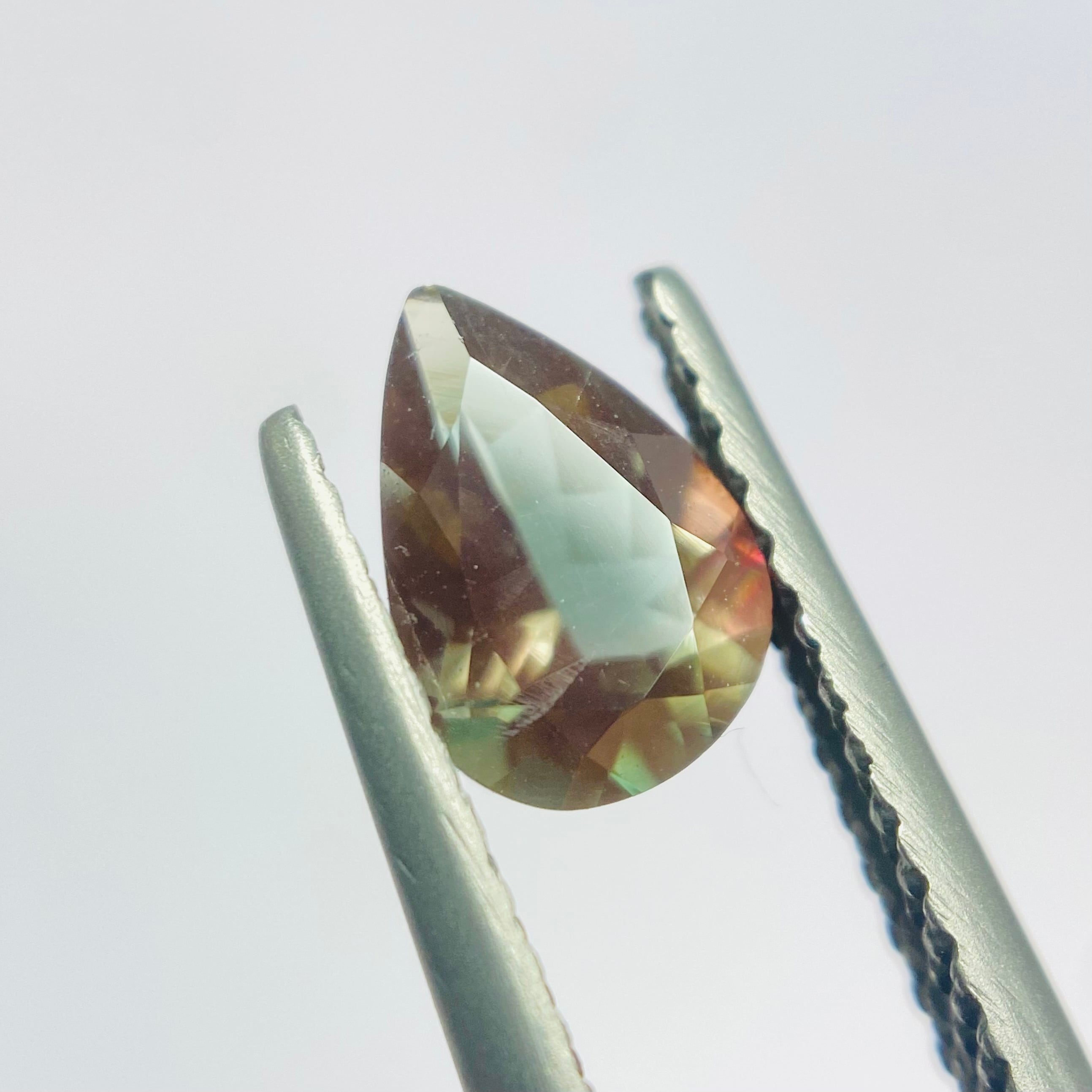 カメレオンなオレゴンサンストーン