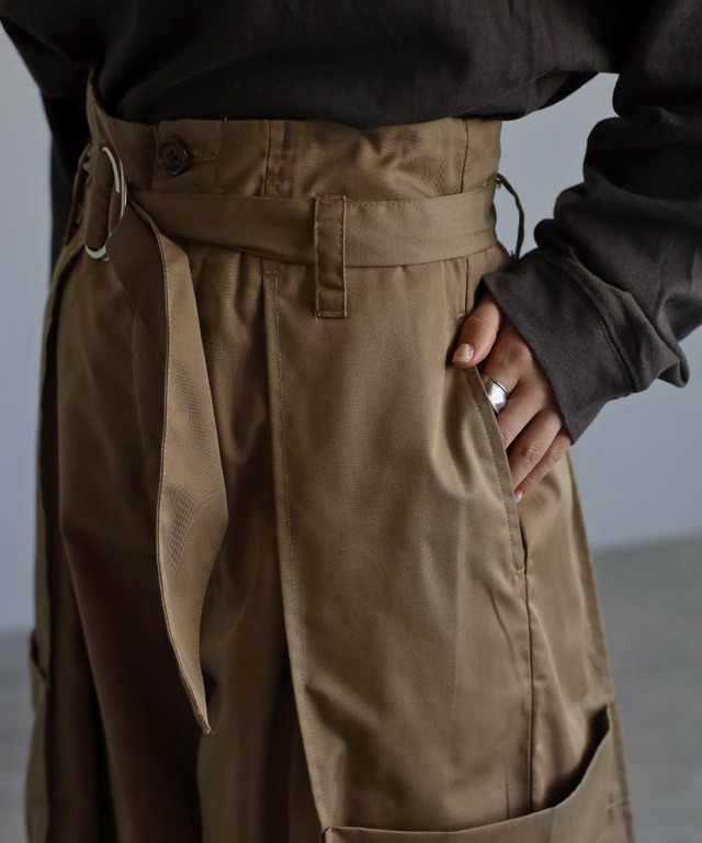 タックハーフパンツ