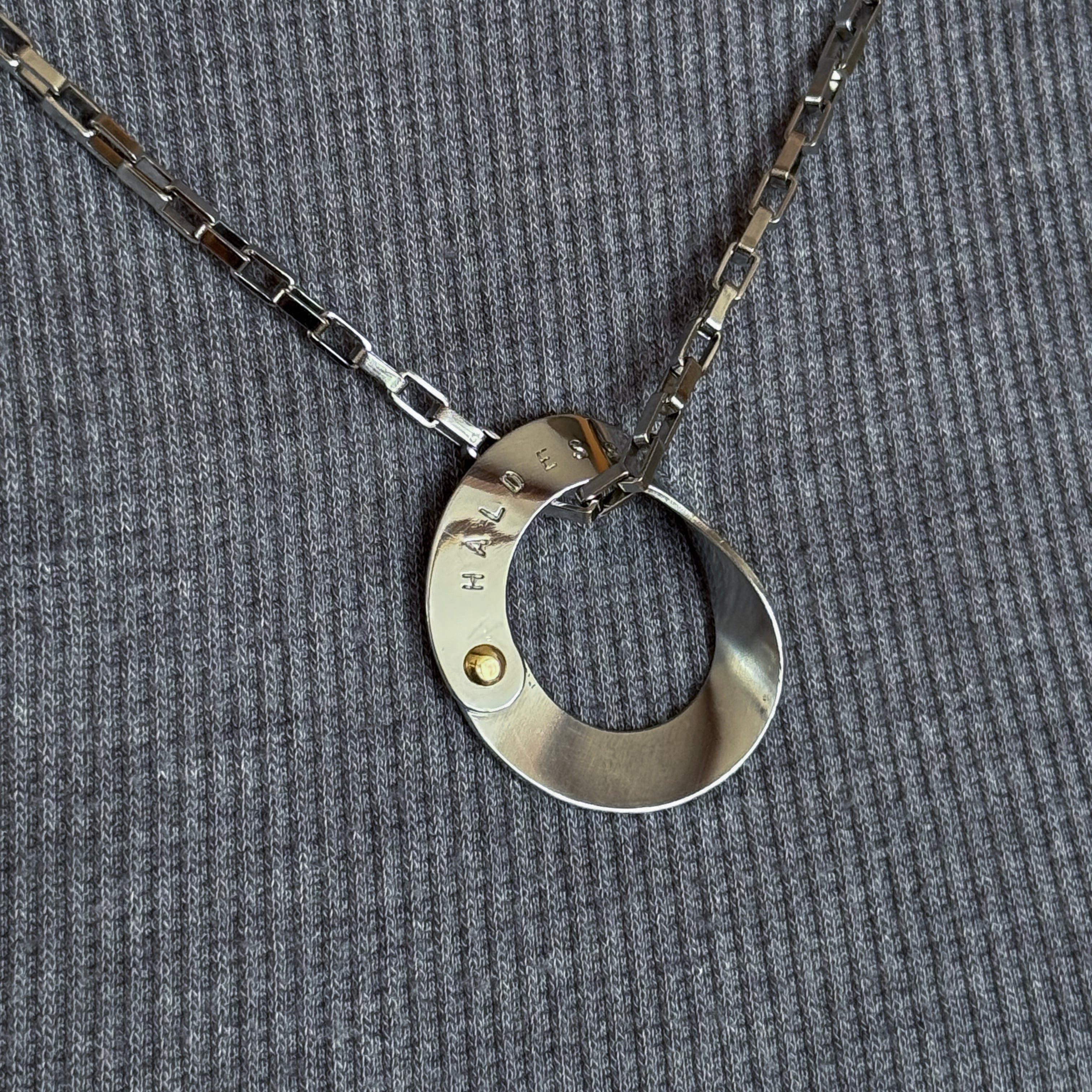 Dim.Loop【ステンレス/18金イエローゴールド】ジュエリー(ペンダントネックレス)