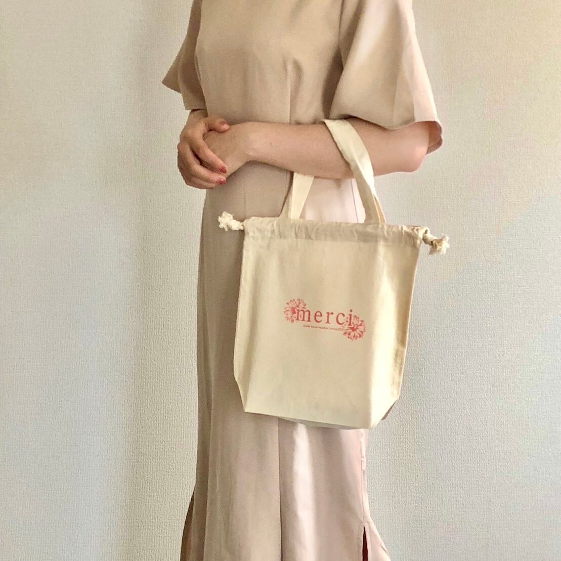 コーラル | merci オリジナルプリント 巾着トートバッグ | kuro-mame