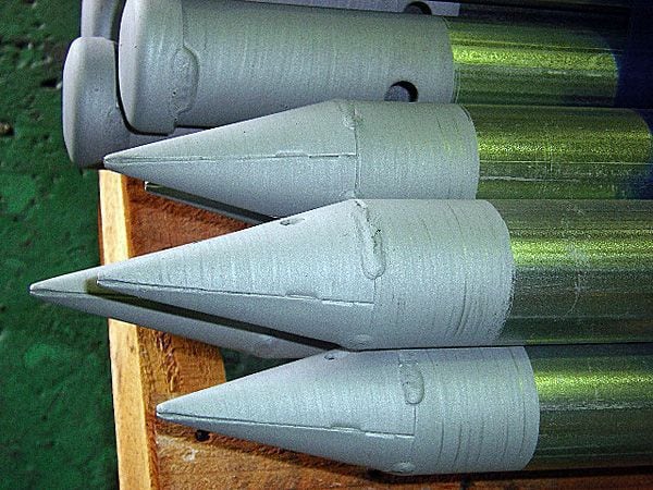 鉄製杭（鋼製スチール製クイ・パイル：48.6単管パイプ杭）HCパイット（長さ=2．0m)4本セット tkm