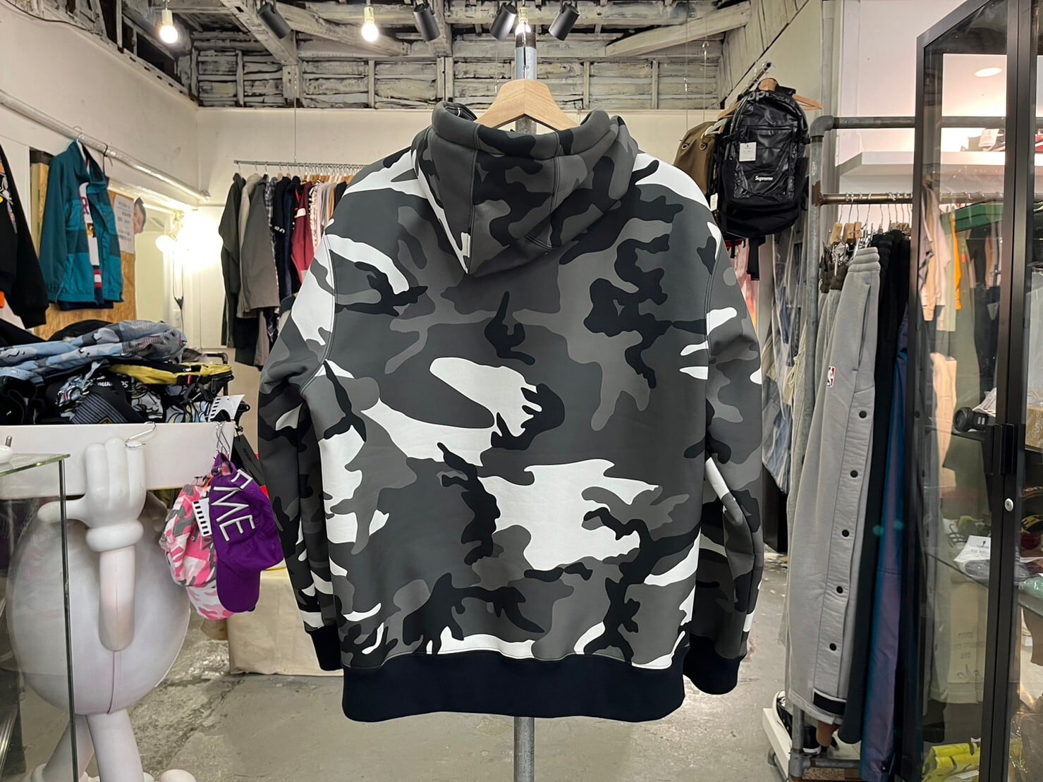 Supreme WINDSTOPPER ZIP UP HOODED SWEAT SHIRT SNOW CAMO MEDIUM  