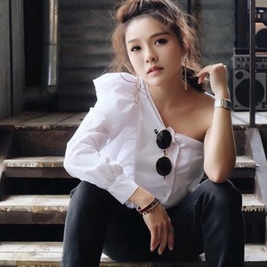 ワンスリーブブラウス 送料無料 かわいい 大人可愛い きれいめ シンプル カジュアル 大人 上品 おしゃれ お洒落 こなれ感 ラブリー キュート ガーリー エレガント 存在感 主役級 無地 春 デート お出かけ モテ きれいめ 大人女子 イベント トレンド 大人女子 シンプル ベーシック 10代 20代 30代 40代 ママ 女性用 OL 学生 通学 デート お出かけ 女子会 休日 旅行 普段使い 韓国系 コーデ ヨーロピアン クラシカル