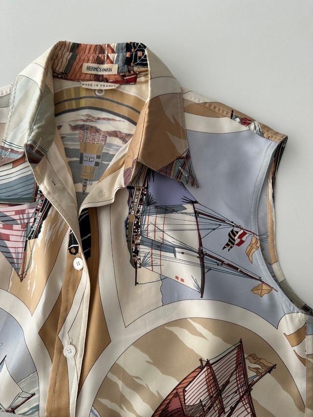 HERMÈS by Martin Margiela　SLEEVELESS SHIRT  “BELLES AMURES”