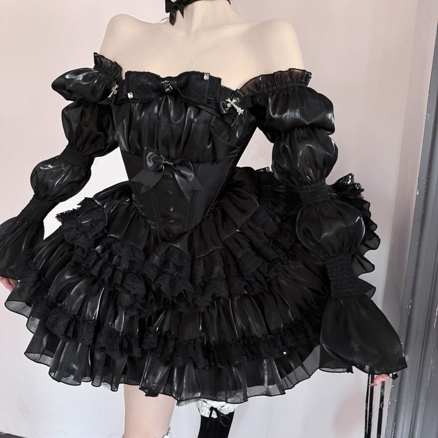 ゴシックロリータドレス 黒光沢フリル パフ袖 撮影会衣装 | サブカル系