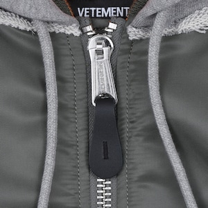 【VETEMENTS】BOMBER WITH ATTACHED HOOD