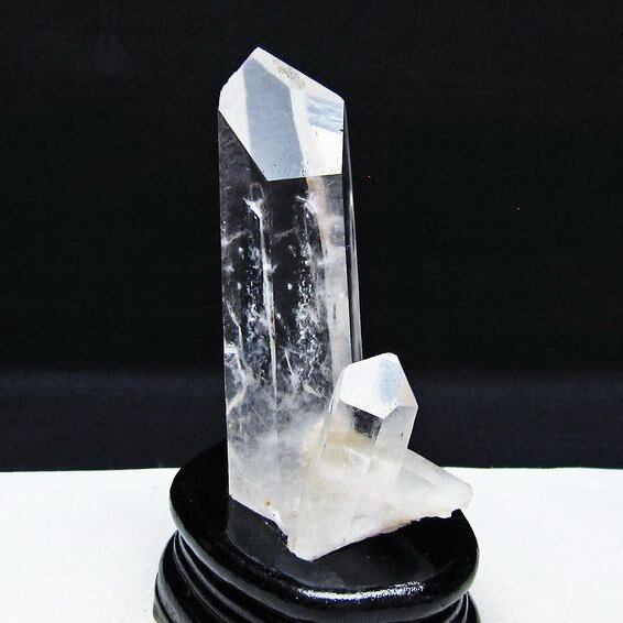 水晶 クラスター マダガスカル産 台座付属 水晶 原石 一点物 182-9369
