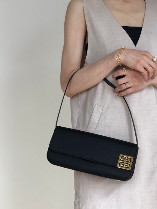GIVENCHY ジバンシィ ハンドバッグ ブラック 4Gロゴ ナイロン ミニバッグ アクセサリーポーチ vintage ヴィンテージ オールド nkmrr6
