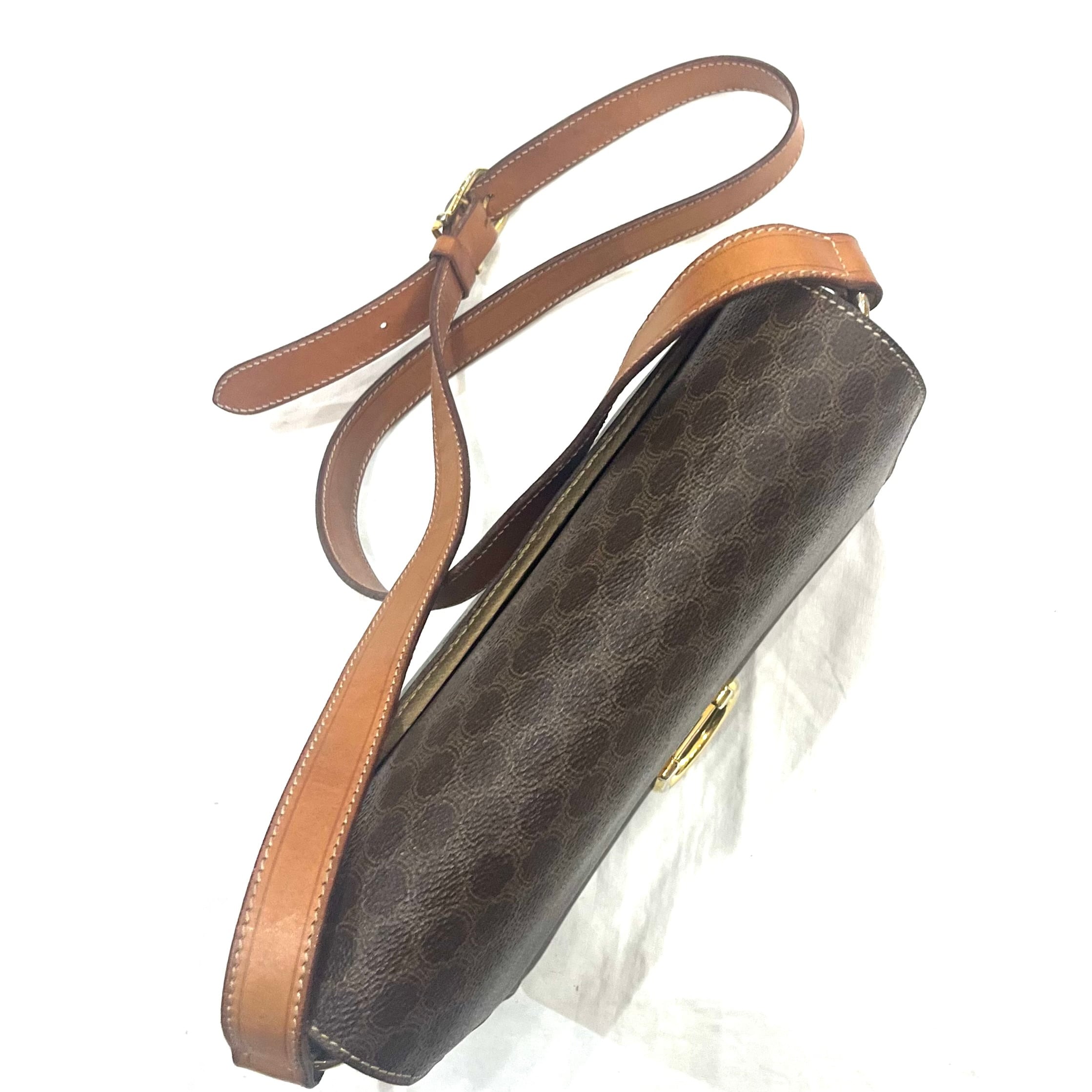 CELINE セリーヌ マカダム柄 Wフラップ ハンドバッグ ゴールド金具 鞄 CELINE セリーヌ マカダム ショルダーバッグ ブラウン PVC レザー