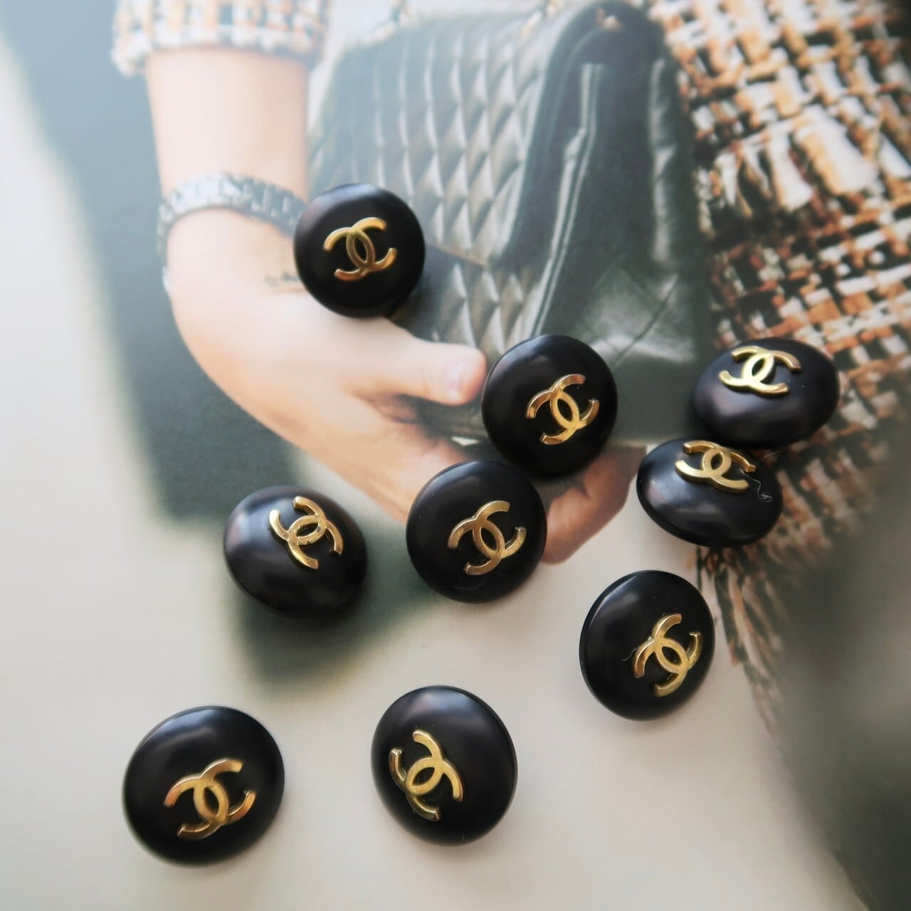 VINTAGE CHANEL BUTTON】ゴールドココマーク ブラック 18mm C-23046