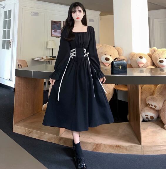 ワンピース フレアワンピース 膝下 ミモレ丈 ロング丈 袖あり 長袖 パフスリーブ フレアスリーブ スクエアネック 襟なし Aライン ウエストマーク ウエストリボン ハイウエスト かわいい きれいめ シンプル 大人 上品 おしゃれ レトロ エキゾチック 大人可愛い 大人女子 ラブリー キュート ガーリー モード系 エレガント 存在感 抜け感 無地 春 秋 オケージョン 10代 20代 レディース 女性用 デート お出かけ 休日 韓国系 M L XL 2XL 3XL 4XL 大きいサイズ 黒 ブラック