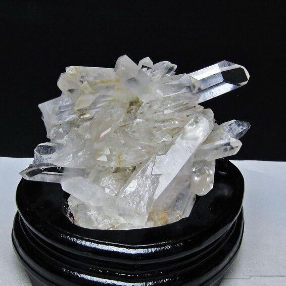 水晶 クラスター マダガスカル産 台座付属 水晶 原石 一点物 182-9349