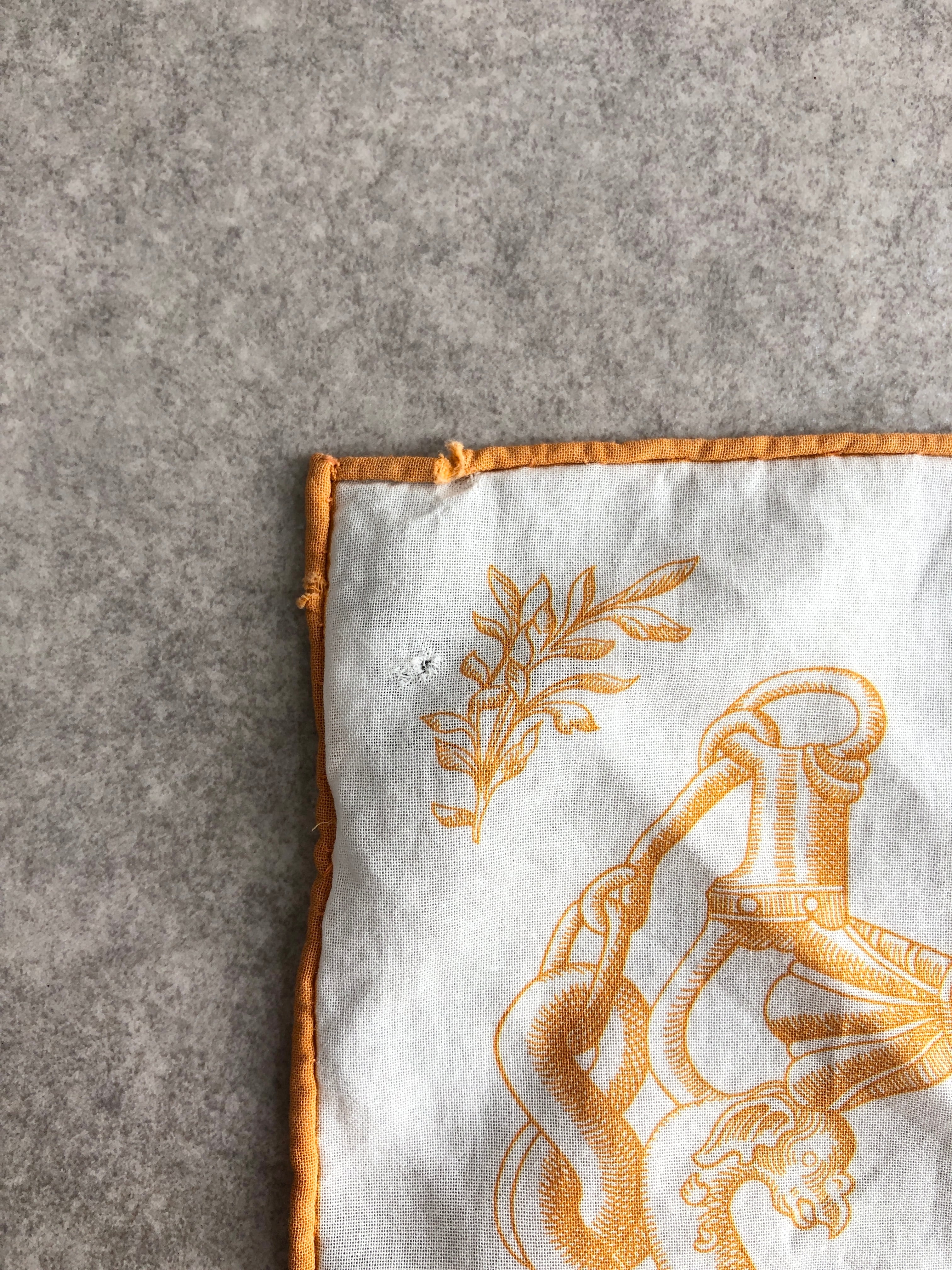 HERMES エルメス スカーフ ホワイト 馬具モチーフ シルク デッラ