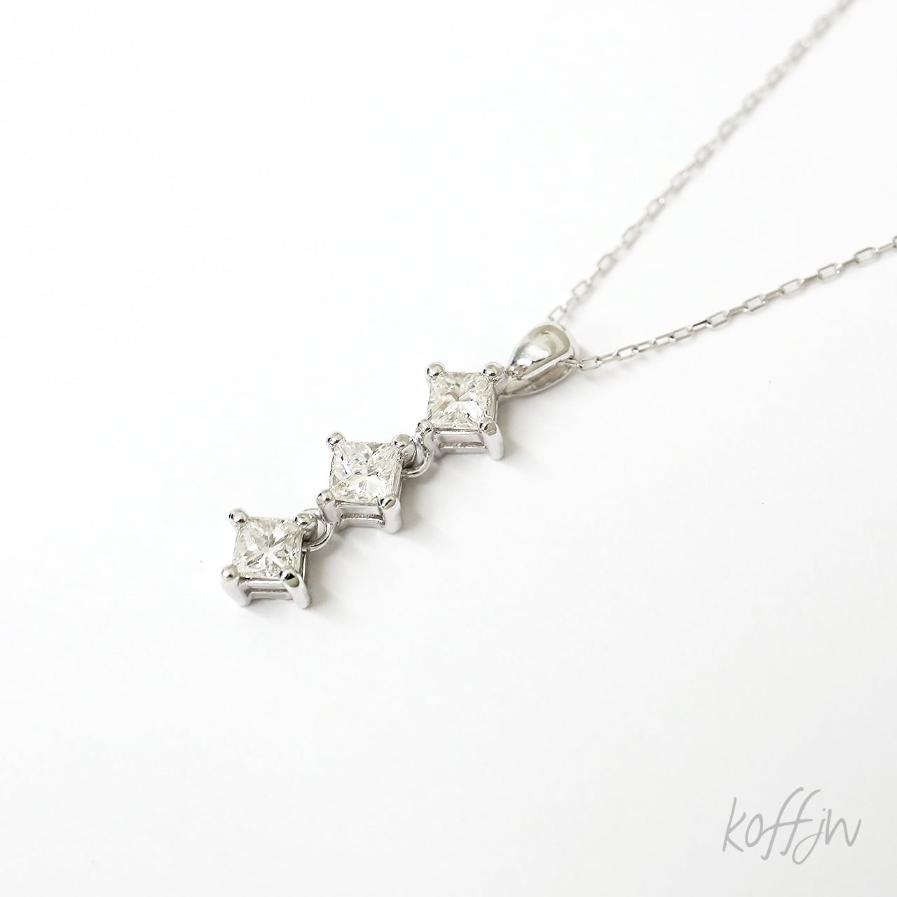 Pt900ダイヤネックレス0.25ct. プリンセスカット