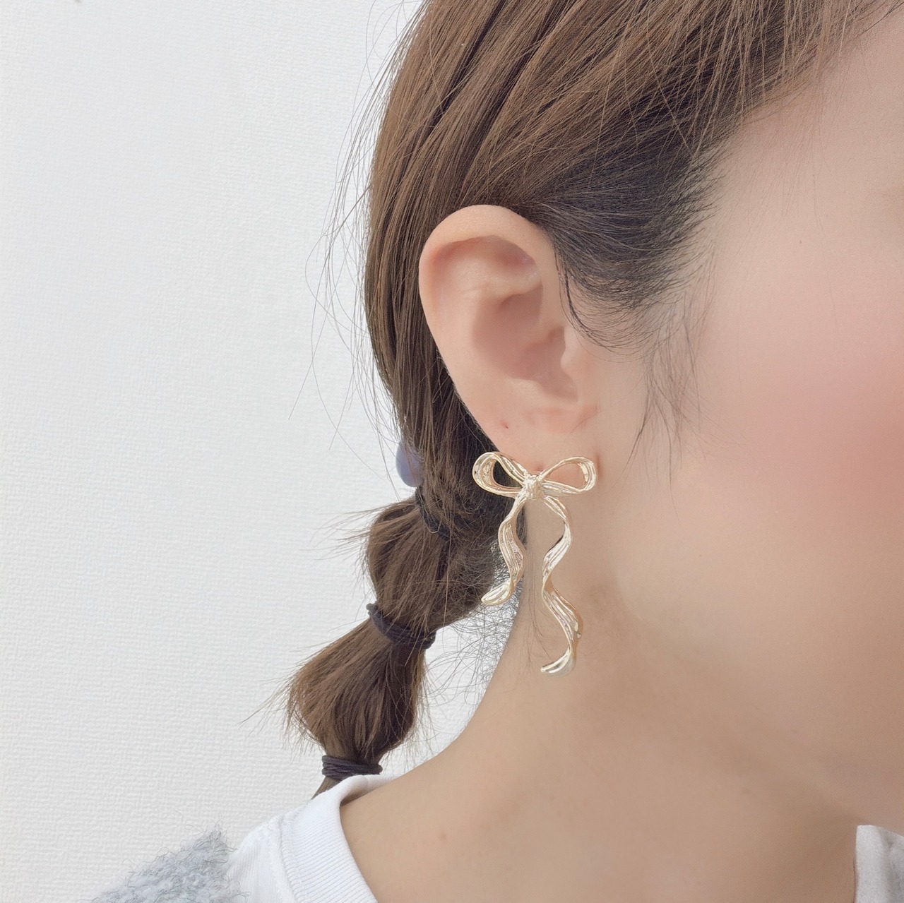 ウェーブリボンピアス　サージカルステンレスポスト　低アレルギー　bittersweet