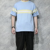 switching design knit tee