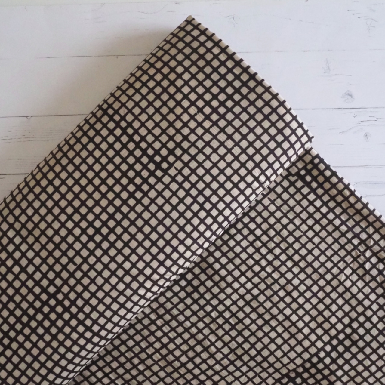 ブロックプリント生地【50cm単位】インド綿 チェック柄 生成り×黒 #57010-BK1