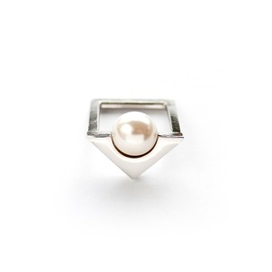 TRIANGLE RING/SILVER