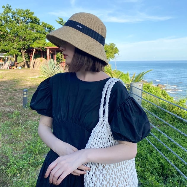 【予約販売】帽子 ハット 麦わら帽子 ストローハット レディース 折りたたみ UVカット アウトドア 日焼け防止 紫外線 バイカラー ベージュ ブラック レッド女優帽 こなれ感 お洒落 韓国 トレンド