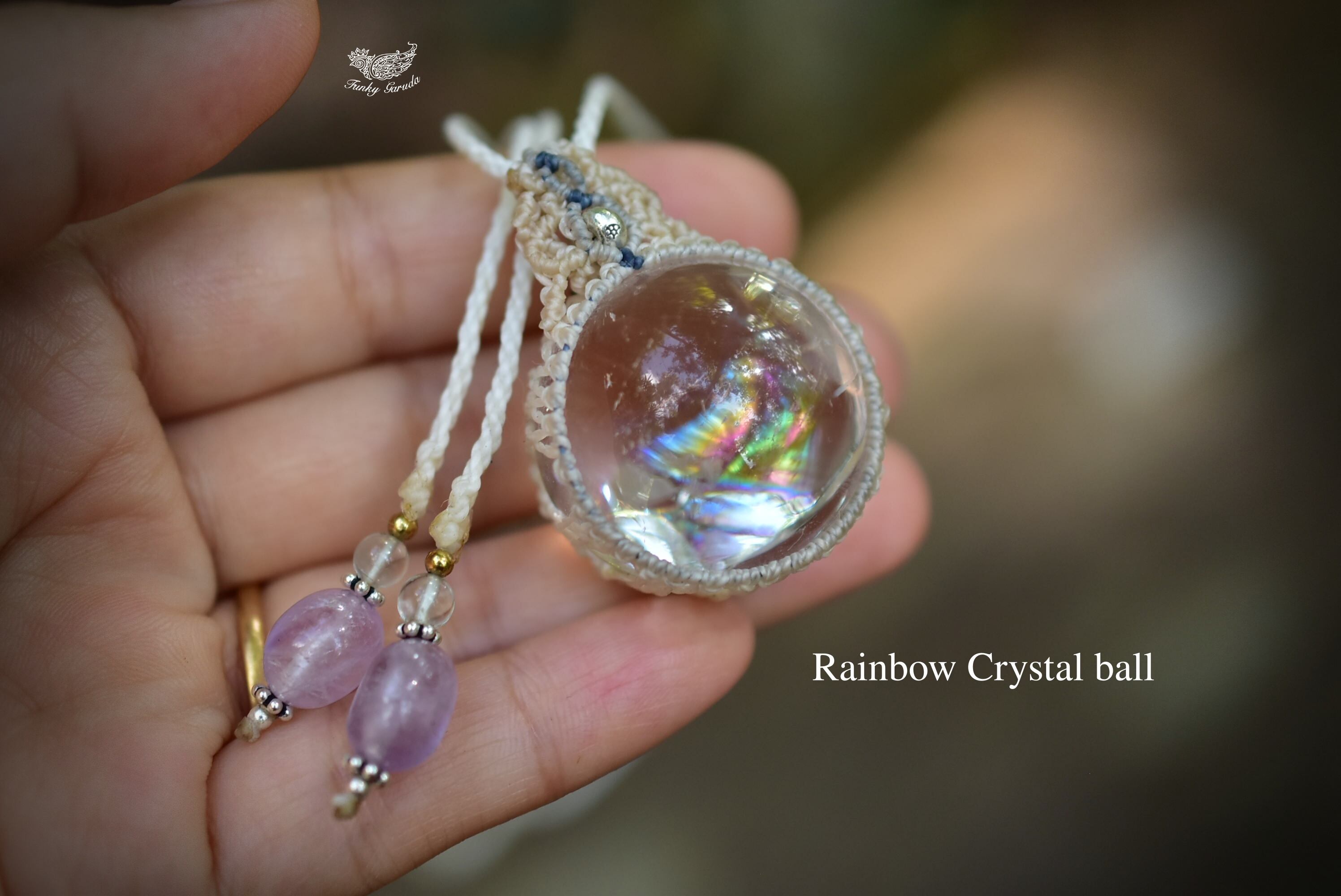 大きな虹入り★クリスタルボール マクラメペンダント79