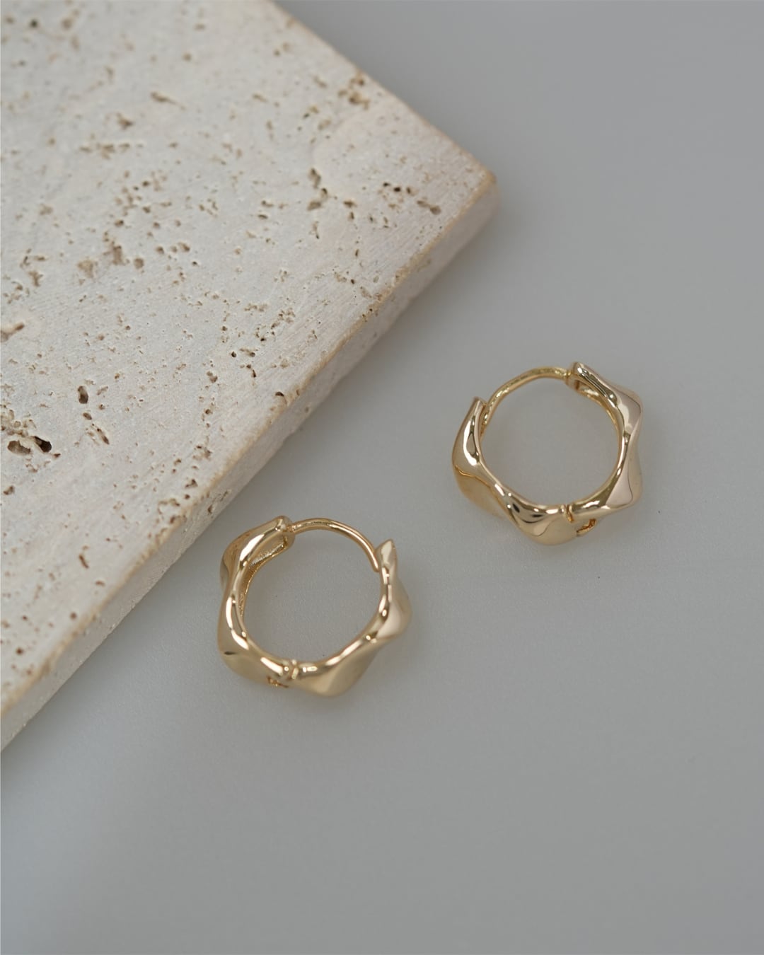 ウェーブラインフープイヤリング G25040