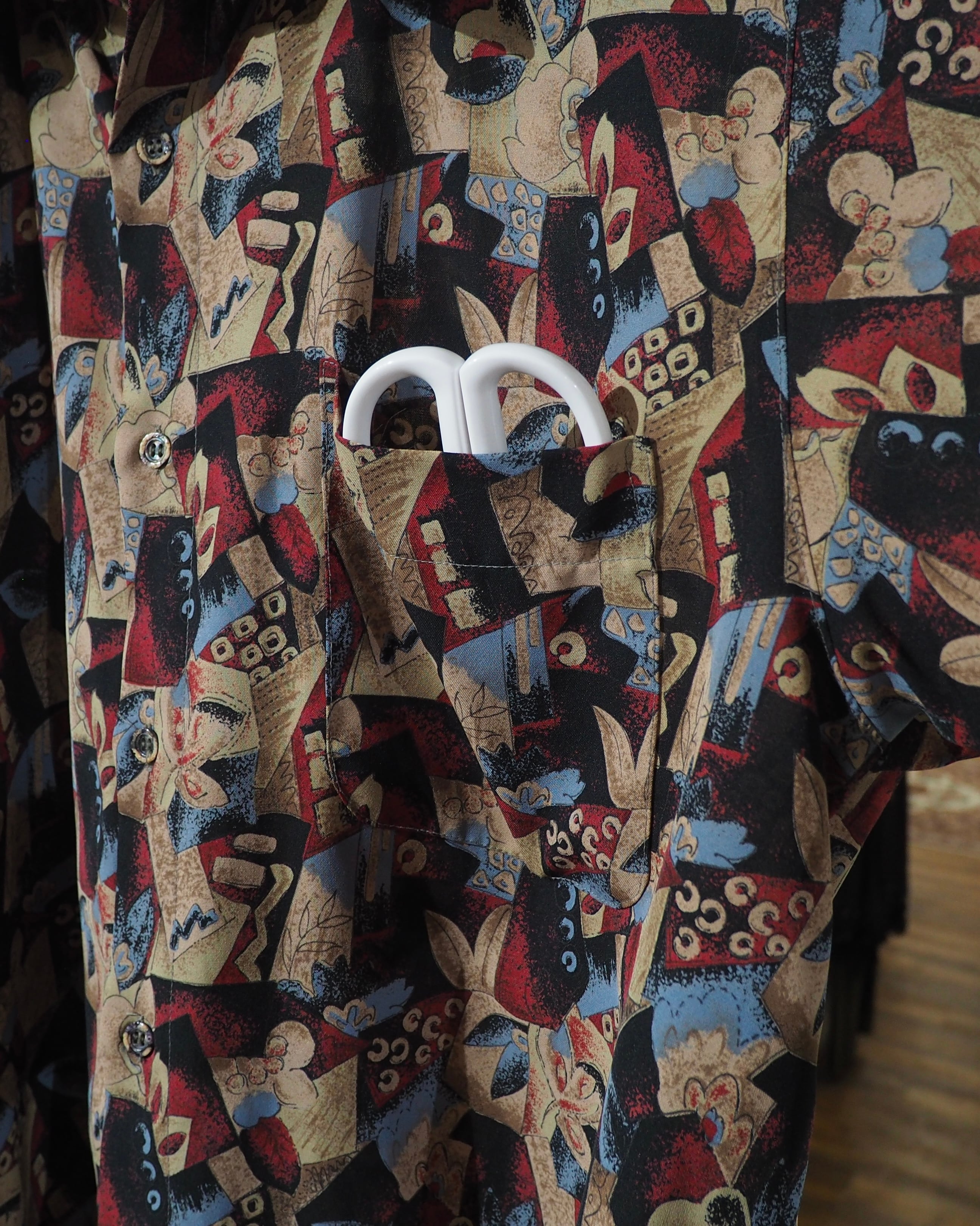 1990s Beautiful Dark Tone All Over pattern vintage loose SS shirt