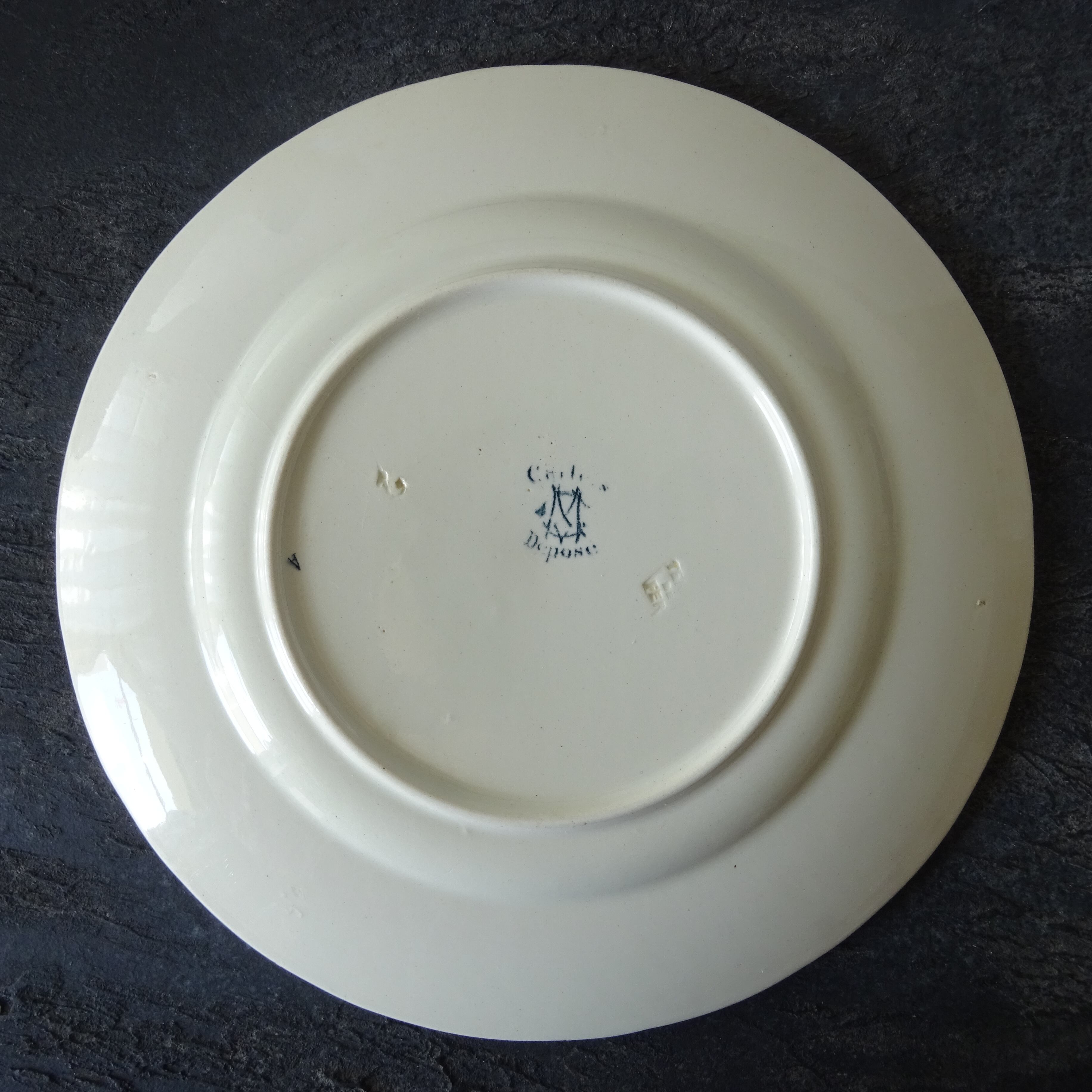 Creil et Montereau  modèle《Cartels》assiette plate (D)